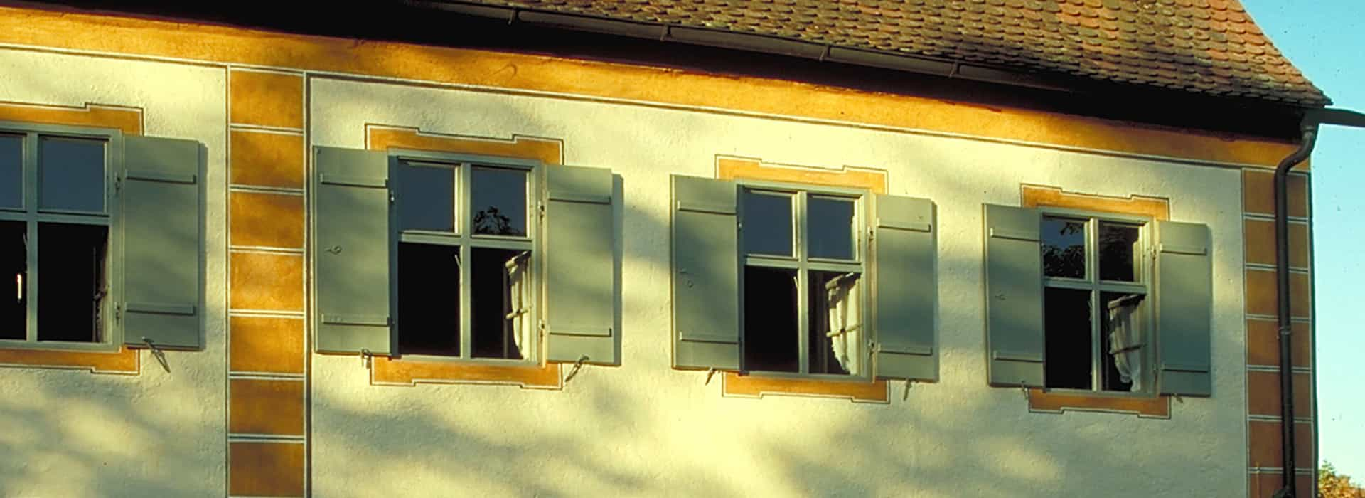 Hausfassade eines alten Schlosses